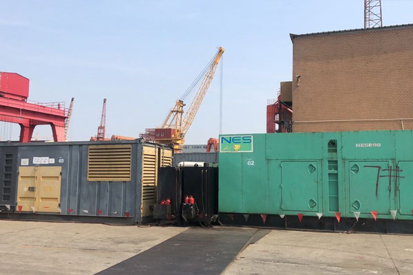 钦南发电机出租空气滤清器的清洁频率是多少？